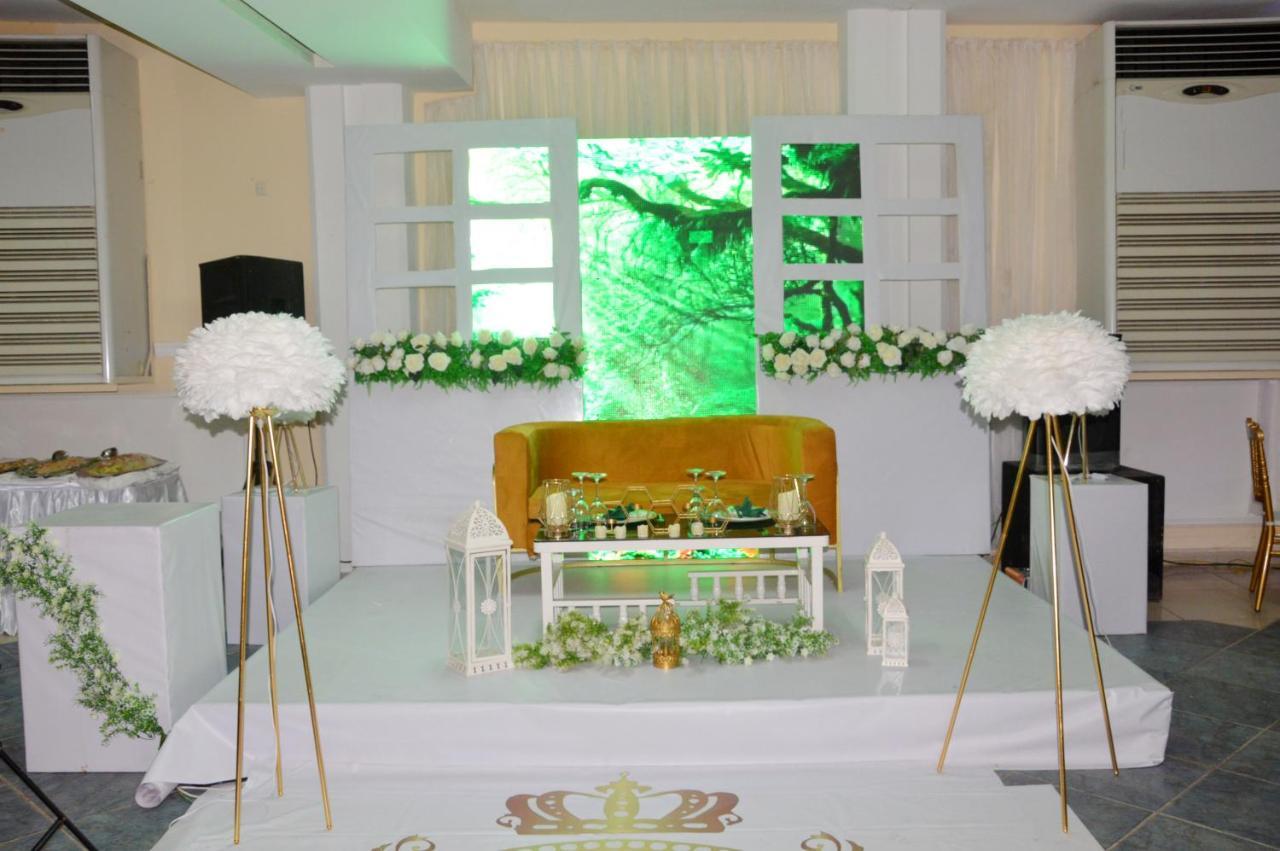 Hotel Vallee Des Princes Douala Bagian luar foto