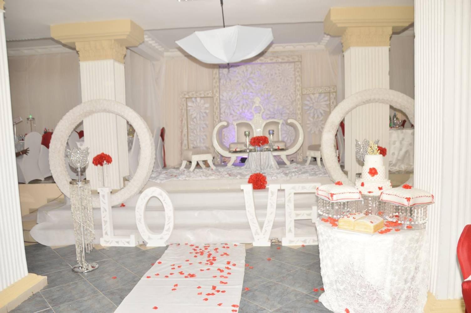 Hotel Vallee Des Princes Douala Bagian luar foto